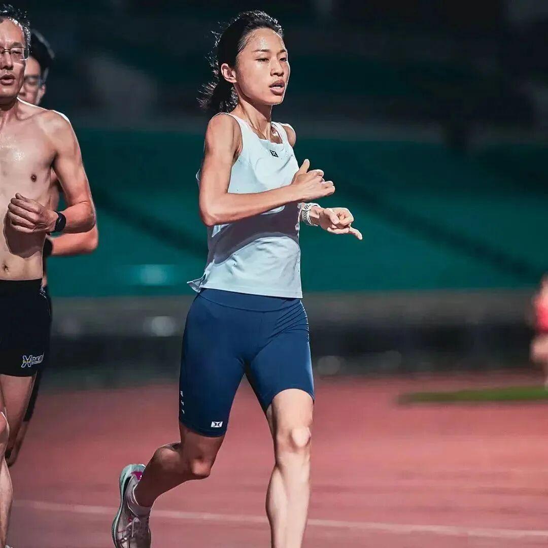 开云app-最快女护士，还敢跑吗