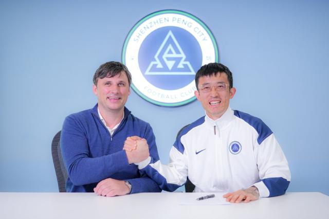 1767614135789064185.jpg 开云官网-【官方】深圳新鹏城续约姜至鹏于睿 获体育总监盛赞