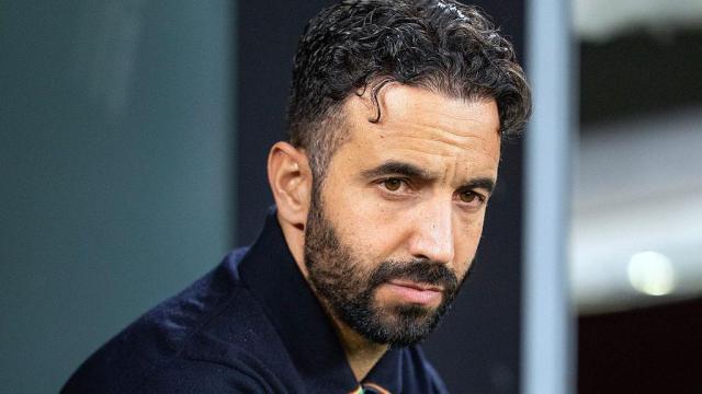 开云官网-阿莫林：我们有优势但仍要谨慎 马圭尔是个好边锋