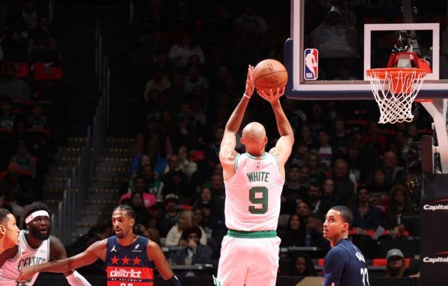 开云平台-【观察】绿军三分为王拥抱潮流，冲击两连冠底气足