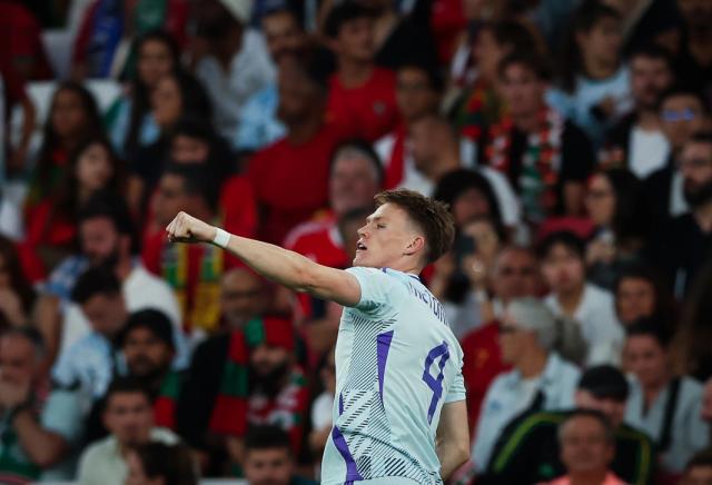 开云平台-还得靠他！上半场轮休 C罗绝杀帮葡萄牙逆转取胜！