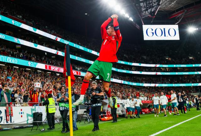 开云平台-还得靠他！上半场轮休 C罗绝杀帮葡萄牙逆转取胜！