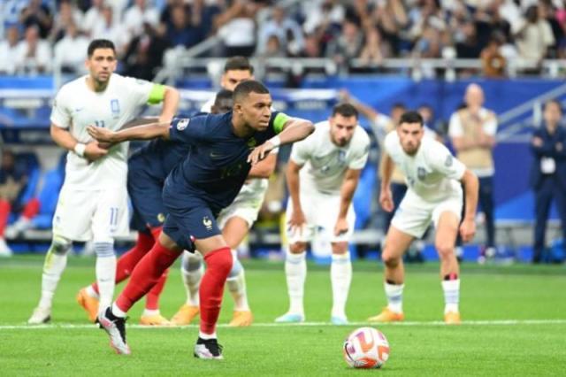 开云官网-姆皇破法国纪录，54球平哈兰德！“小公主”挂哨抢戏