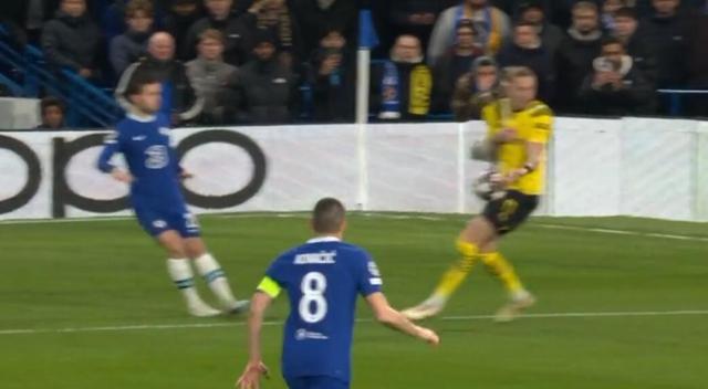 开云官网-10连胜止于“丑闻”，多特葬送好局怪裁判更要怪自己