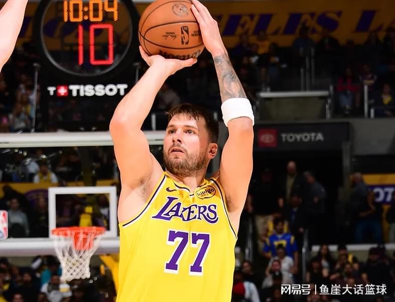 NBA最新排名出炉！火箭升至第四，湖人反超两队，勇士也难上加难