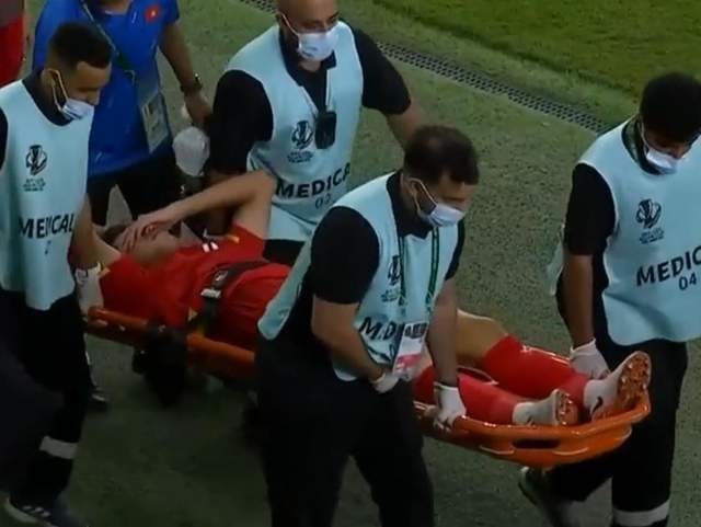 kaiyun-早日康复！越南队后卫韧带撕裂将伤停9个月：他父亲整夜难眠！