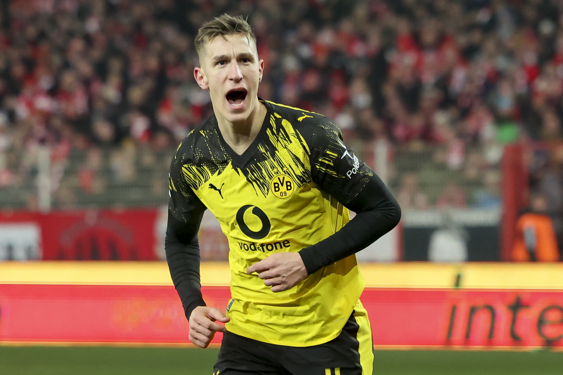 开云体育-记者:皇马和利物浦有意施洛特贝克,多特提出丰厚合同希望其留队