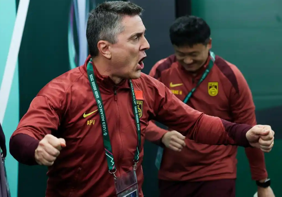 开云app-铁腕治军!安东尼奥带队2大奇招:禁外卖+屏蔽媒体,偷师邵佳一?