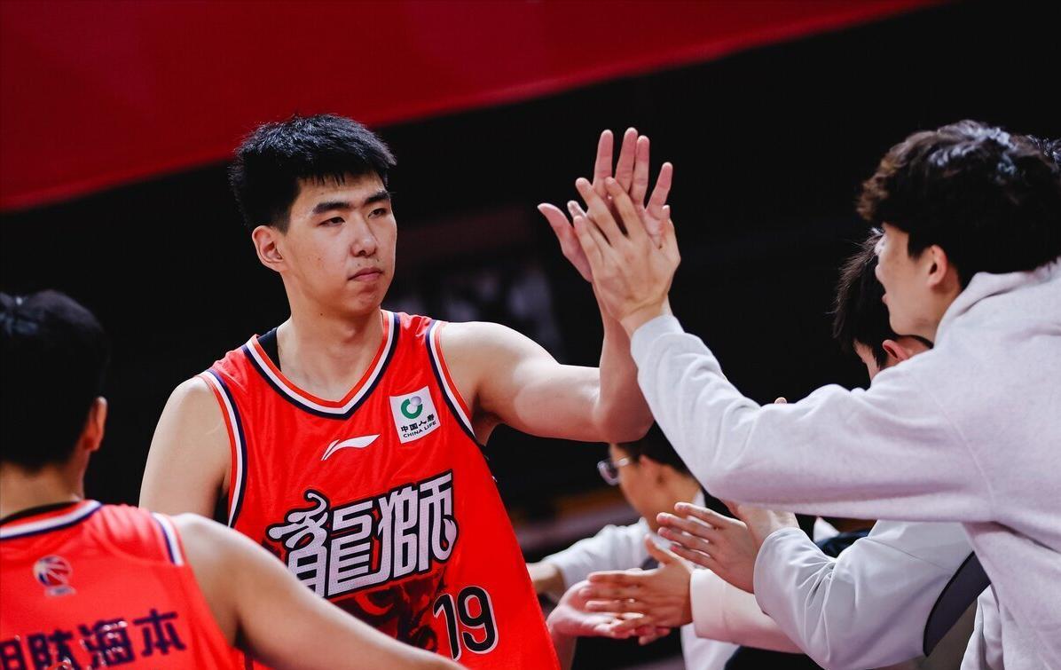 开云平台-16分3助攻!郭艾伦王者归来,被徐昕拖累送违体,加时赛带队赢球