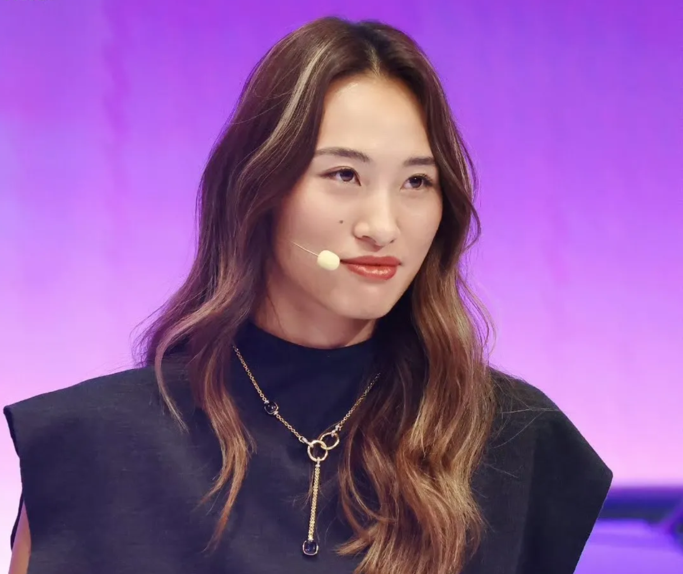 开云体育-郑钦文确认复出!首秀时间曝光,短短17天签下2份代言,年入超2亿