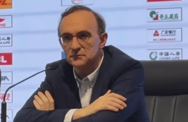 开云app-胜江苏发布会！乌戈强调打出了风格、点出重组，莫兰德赞乌戈能力