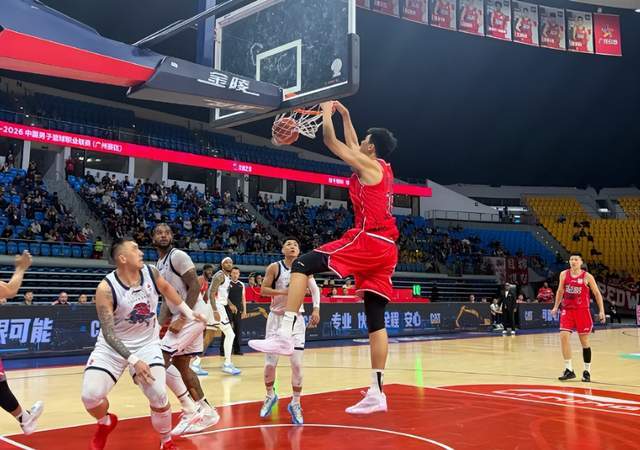 开云官网-17+10+4帽！杜锋弃将再次爆发！碾压克里斯，把山东男篮打绝望了