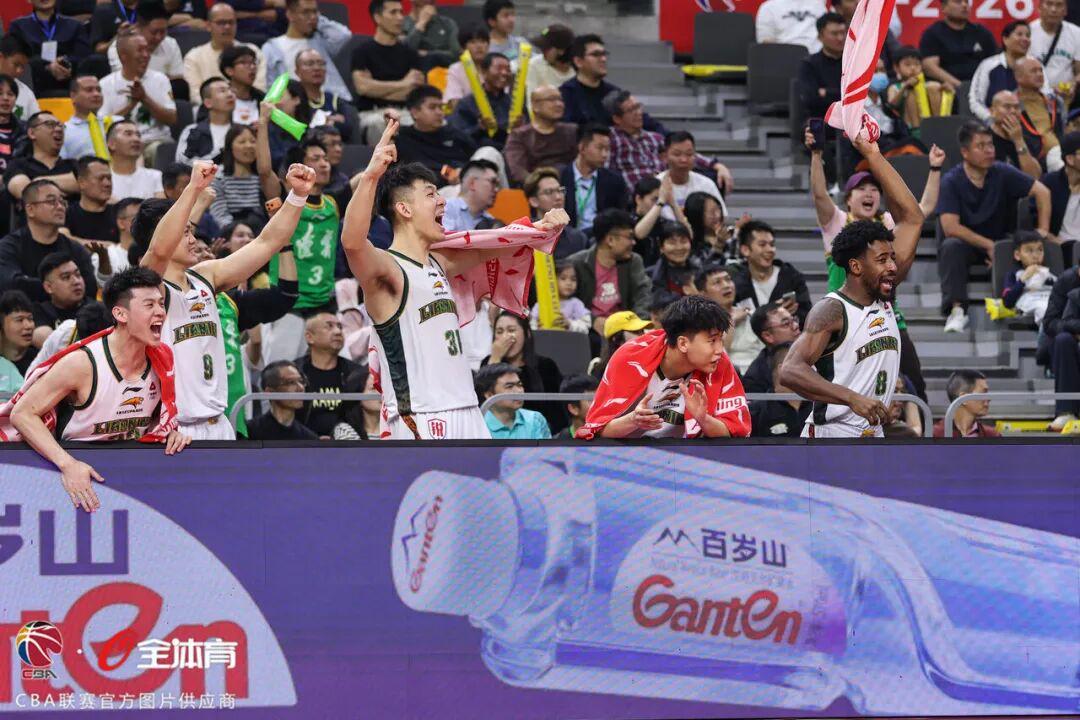 开云平台-付豪26分9板 鄢手骐17分 莫兰德21板6助攻 辽宁本钢客场89:73战胜深圳马可波罗