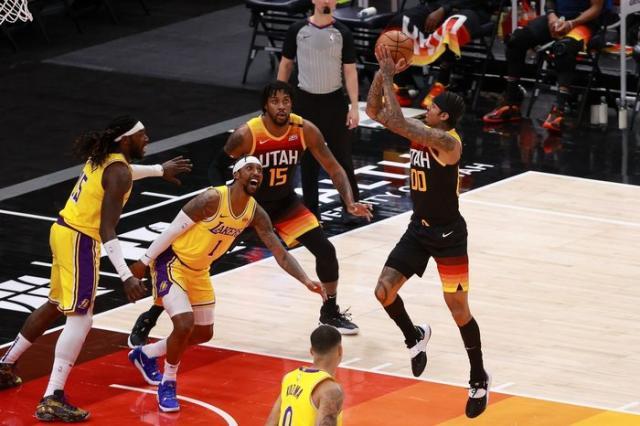 1614240424636046154.jpg 开云平台-卫冕冠军面前彰显统治力 爵士也要复刻草根传奇?