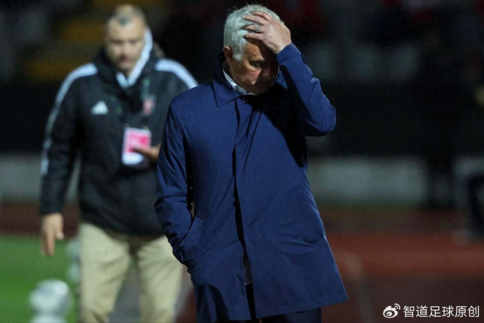 开云官网-穆里尼奥又抓内鬼+语出惊人 本菲卡若解约 球迷希望阿莫林执教|何塞·穆里尼奥|葡超|本菲卡足球俱乐部|欧冠冠军|球队_新浪体育_新浪新闻