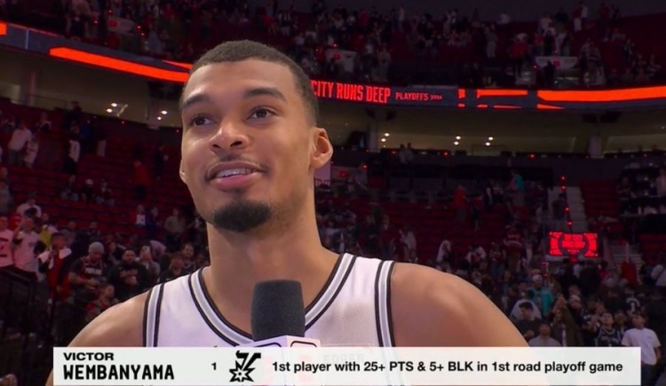 开云体育-文班生涯首个季后赛客场拿下至少25分5盖帽 NBA历史首人！