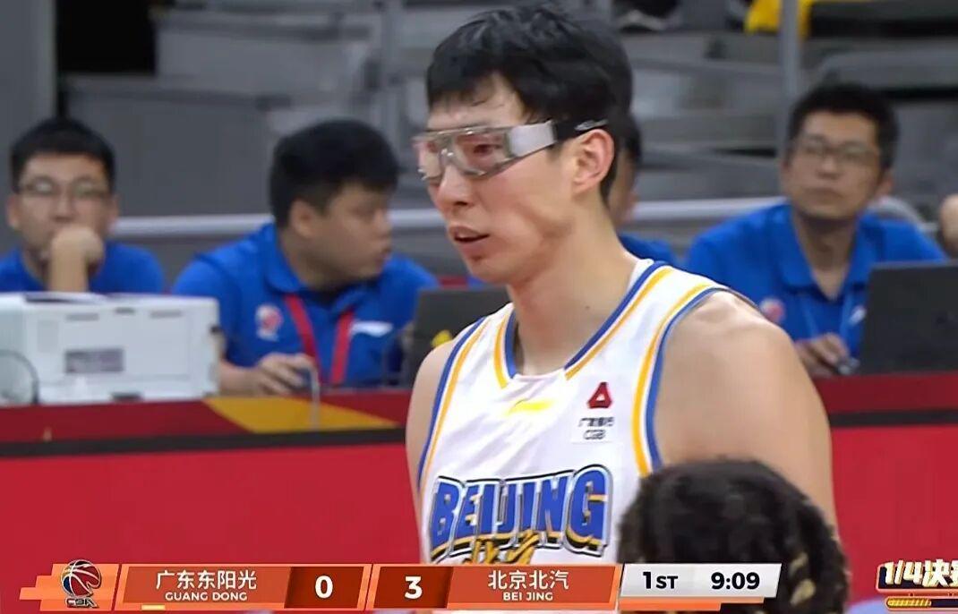 广东男篮加时3分险胜北京，张皓嘉读秒绝杀 胡明轩23+6奎因39+9+8